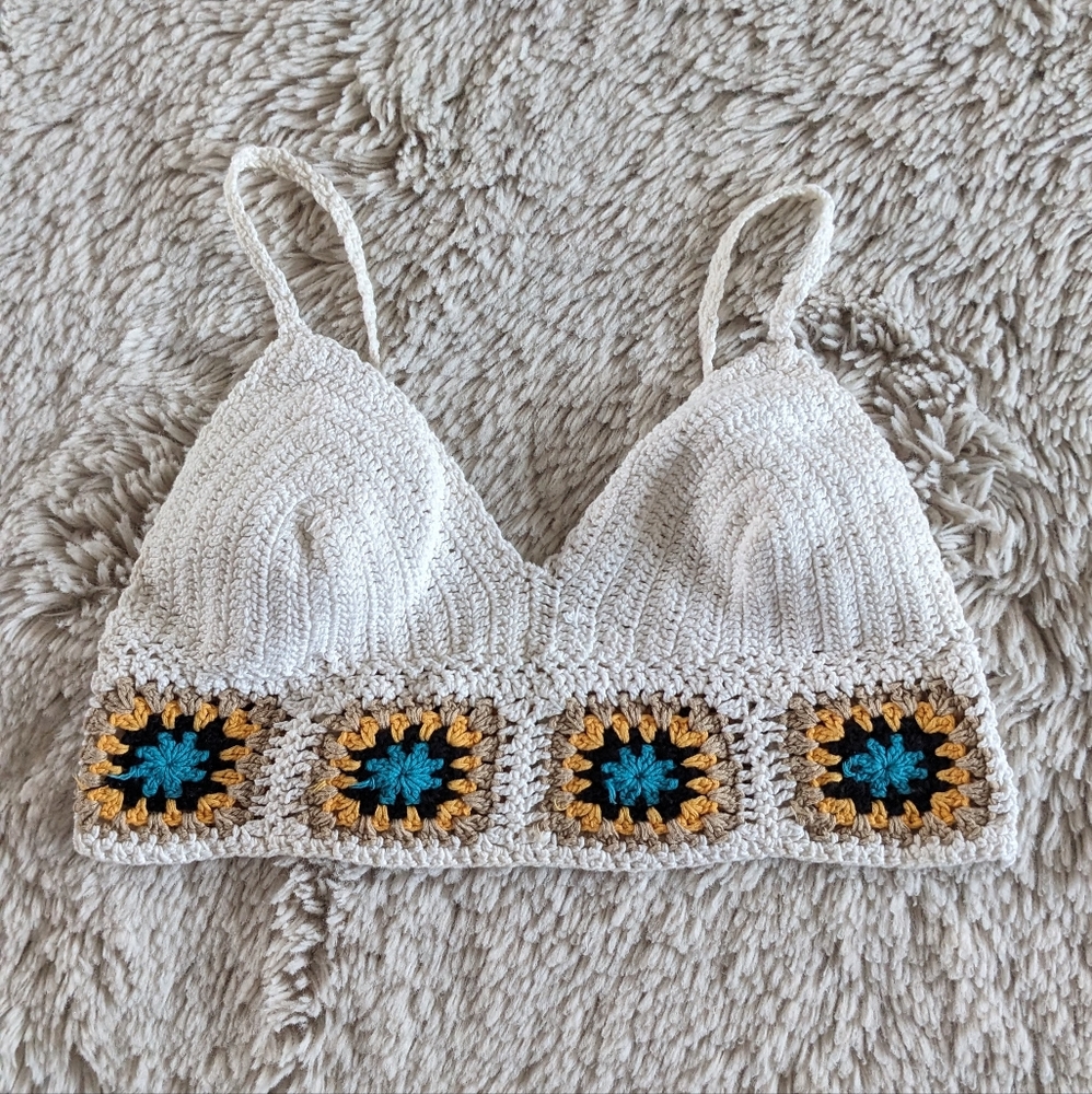 White Crochet Knit Bralette with Floral Pattern